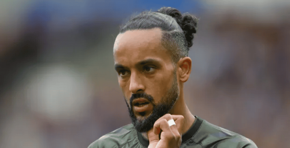 Theo Walcott asks Arsenal to sign former Chelsea star!