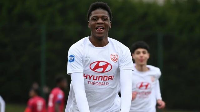 ” سألعب في كأس العالم مع الكونغو الديمقراطية“... مزدوج جنسية يرفض فرنسا