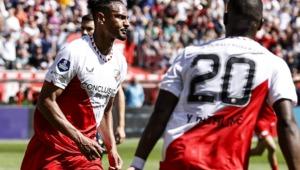 Le but de Sébastien Haller face à l’Ajax, son ancien club ! (Vidéo)