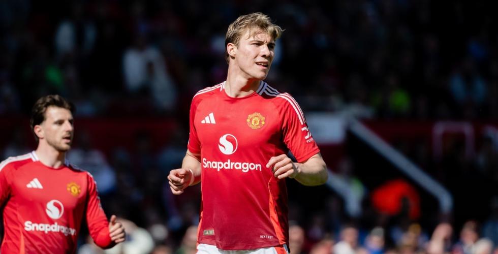 La légende de Manchester United offre des conseils à Rasmus Hoyland