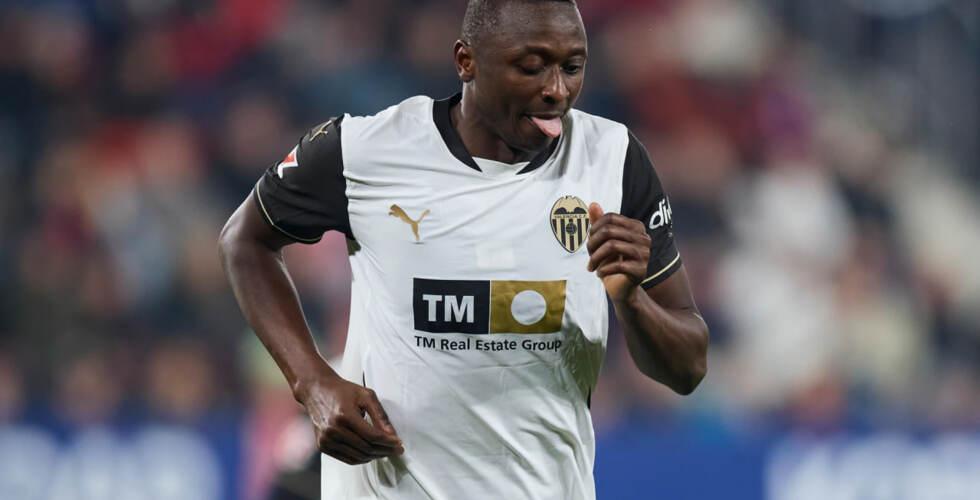 La Real Sociedad se prononce sur l'avenir d'Umar Sadiq en prêt à Valence
