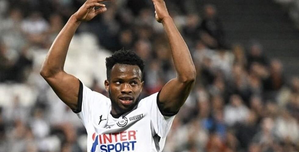 Ligue 2 : Décisifs et buteurs, Malick Mbaye et Louis Mafouta portent Amiens contre Pau FC