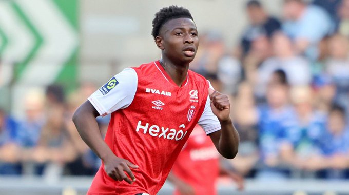 Fenerbahçe'nin Yeni Gözdesi Mamadou Diakhon: Genç Fransız Kanat Oyuncusu Transferde