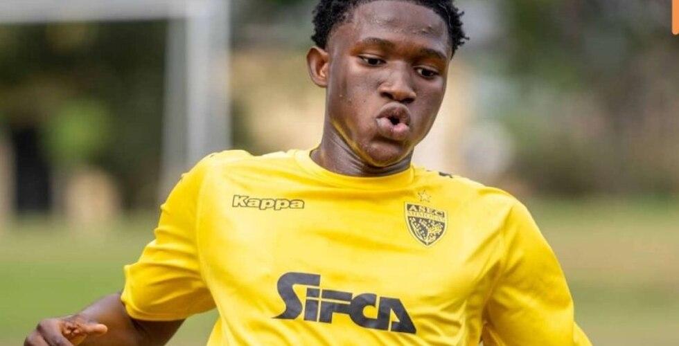 اللاعب الإيفواري الشاب في طريقه إلى أستون فيل