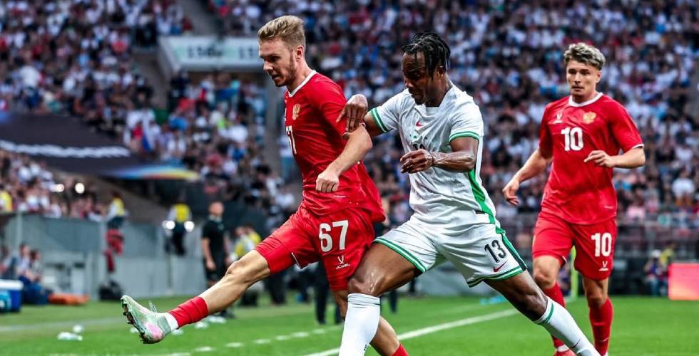 Les Super Eagles prolongent leur invincibilité en 2025 grâce à un nul courageux face à la Russie