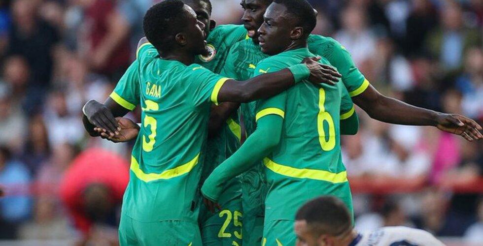 Le Sénégal tient tête à l’Angleterre à la Mi-temps