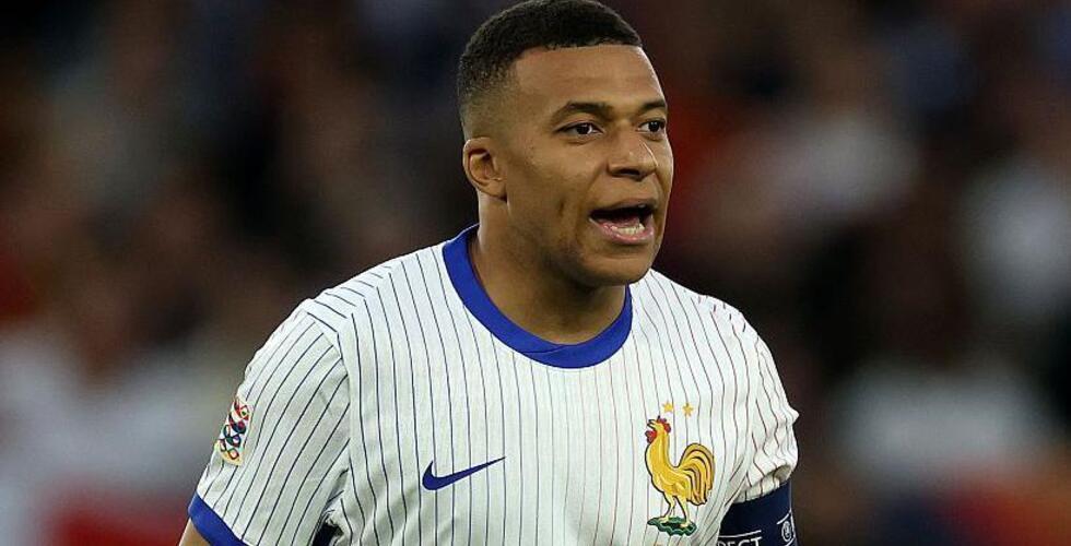 Bien qu'il ait marqué deux buts, Kylian Mbappé est critiqué par les stars françaises