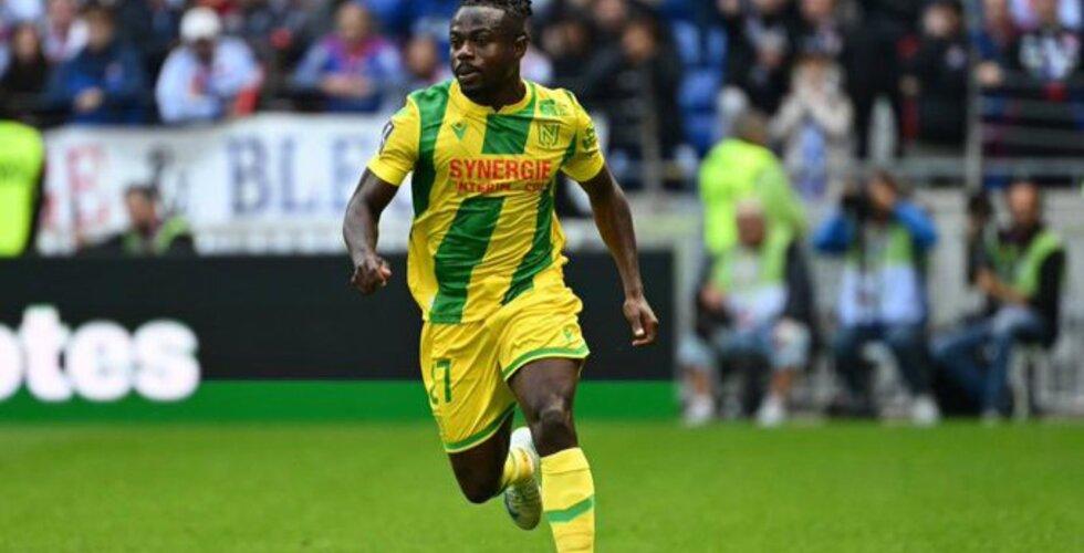 Un club promu en Ligue 1 tente sa chance auprès de Moses Simon