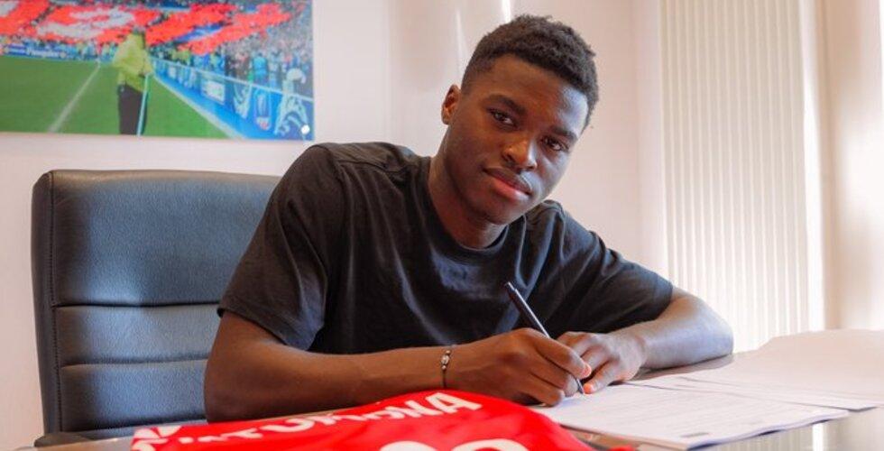 Guingamp signe officiellement Jérémie Matumona