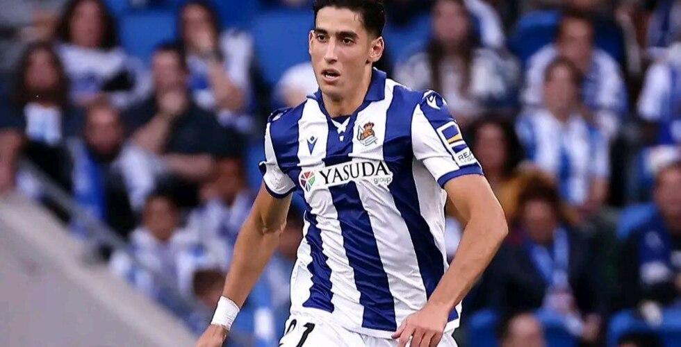 West Ham : Les Hammers ouvrent la porte de sortie à Nayef Aguerd