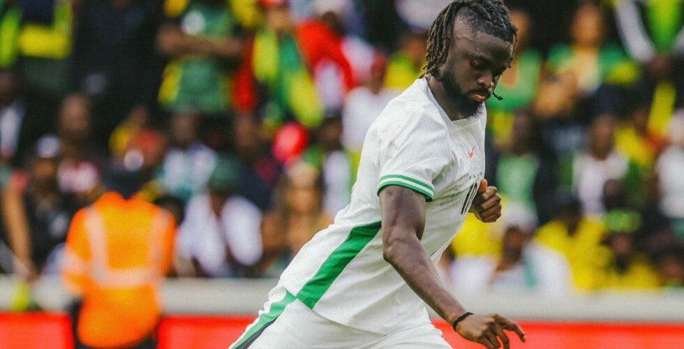 Manchester United : Tolu Arokodare dans le viseur des Red Devils