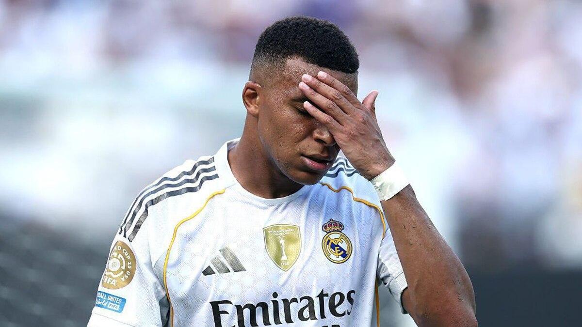 Vidéo : "Fallait jamais partir", les fans du PSG s'en prennent à Mbappé