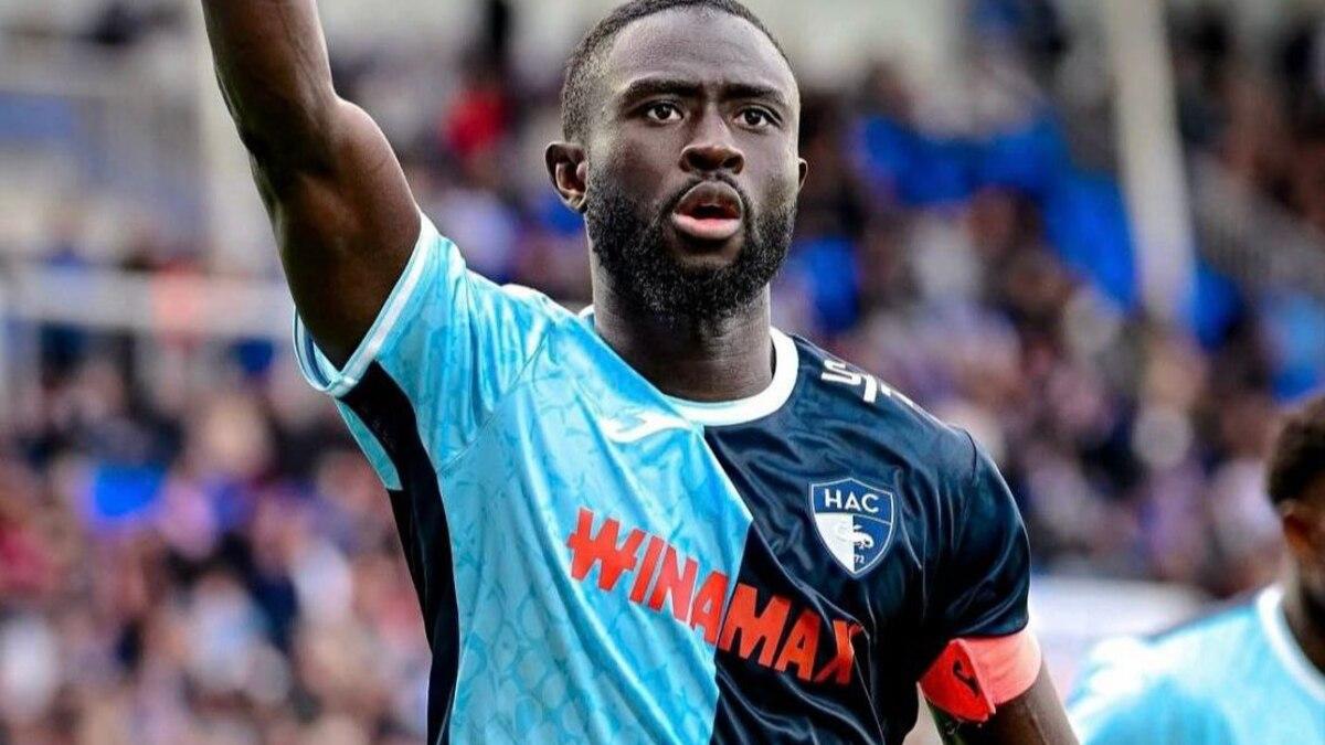 Mercato : On sait pourquoi Arouna Sanganté n'a pas signé à Midtjylland