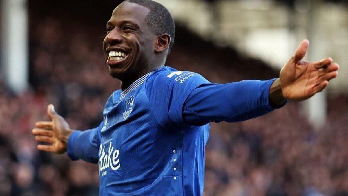 Mercato : Abdoulaye Doucouré proche de signer Neom SC