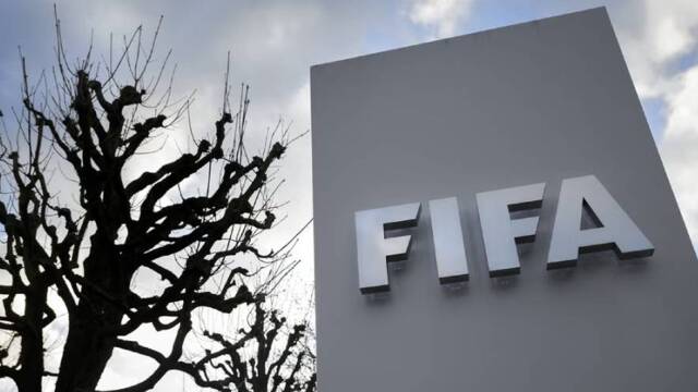 La FIFA sous le feu des critiques : une nouvelle bataille judiciaire pourrait bouleverser les règles mondiales des transferts