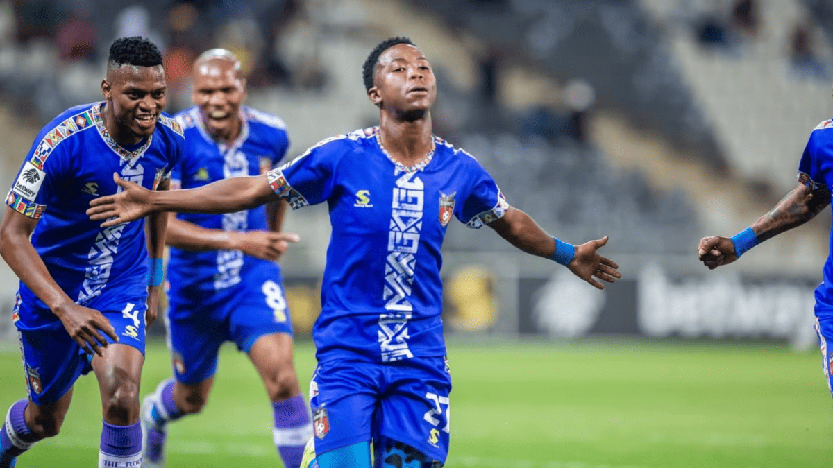 Seluleko Mahlambi speaks very openly about his future dream team! - Foot Africa