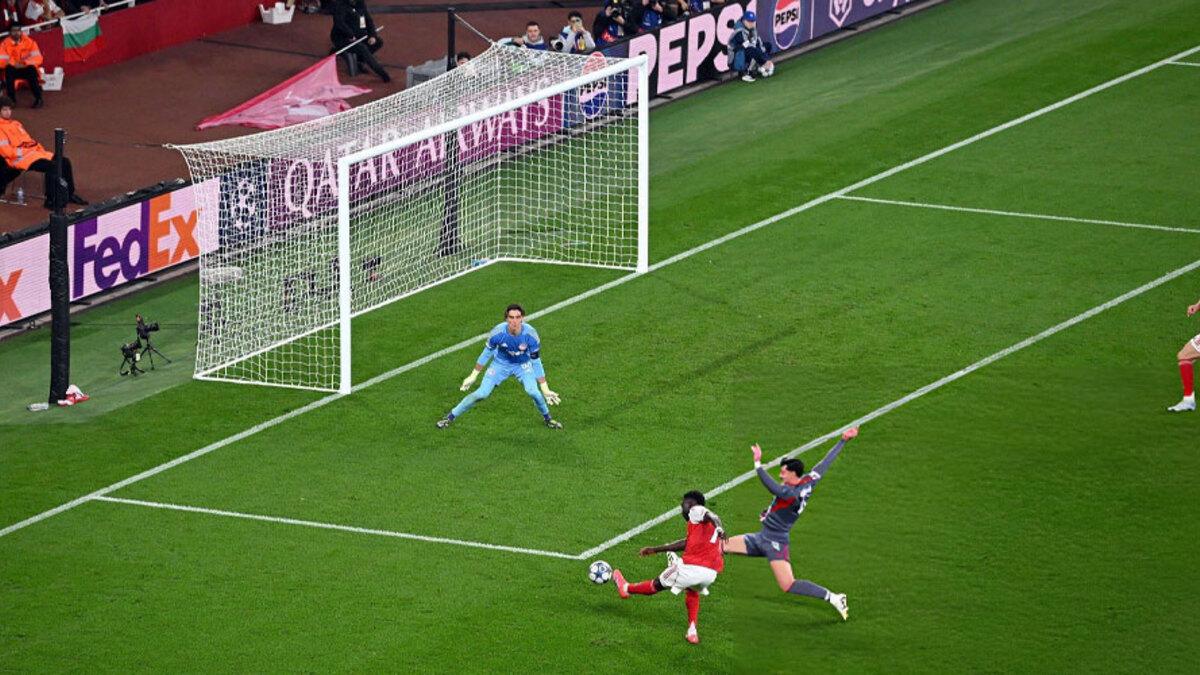 آرسنال يحسم فوزًا مهمًا 2-0 على أولمبياكوس ليواصل انطلاقته المثالية في دوري الأبطال