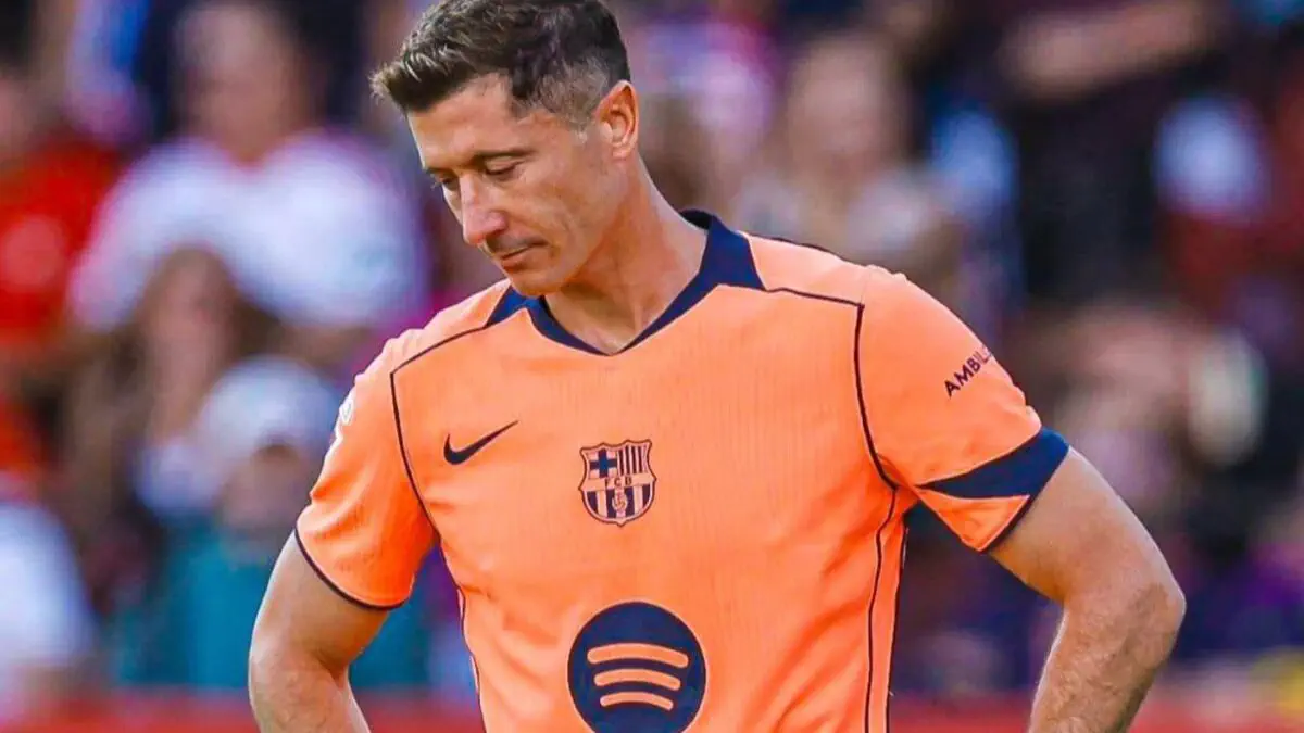 برشلونة: ليفاندوفسكي يوضح أخيرًا سبب إضاعته ركلة الجزاء أمام إشبيلية