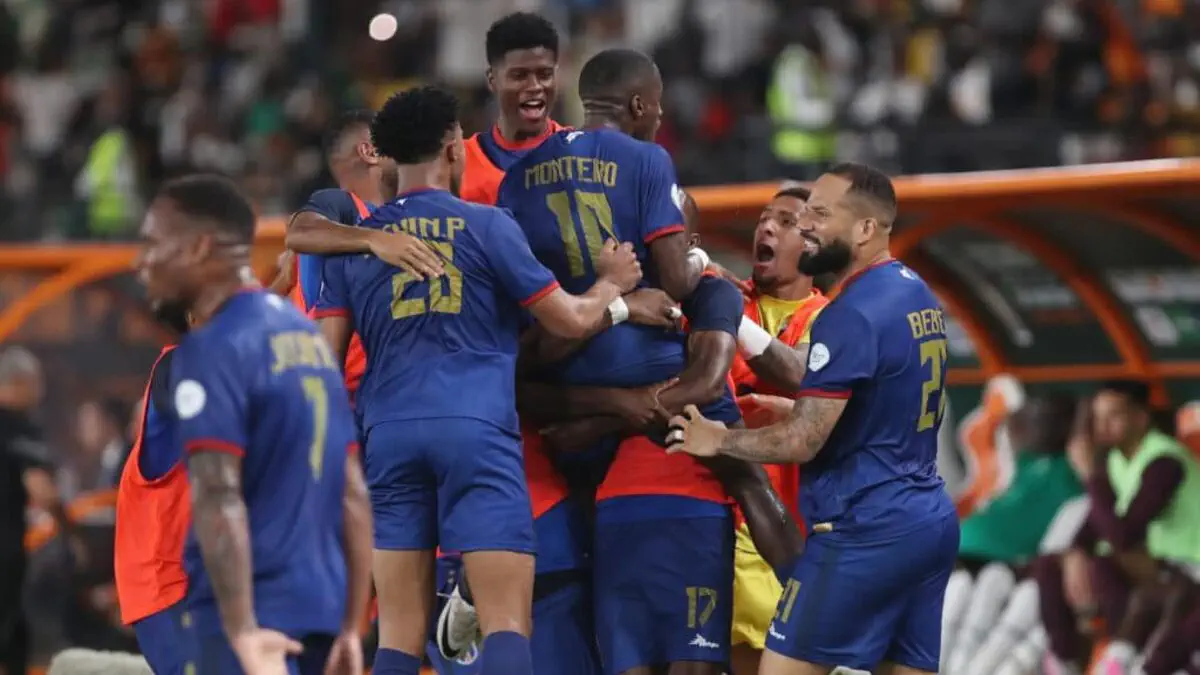 كم منتخبا إفريقيا ضمن التأهل إلى مونديال 2026 حتى الآن ؟ 
