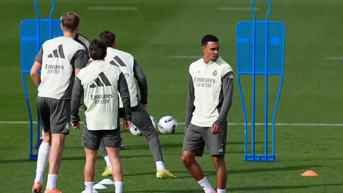 مشكلة أخرى: أرنولد يبدو أنه يعاني في ريال مدريد!