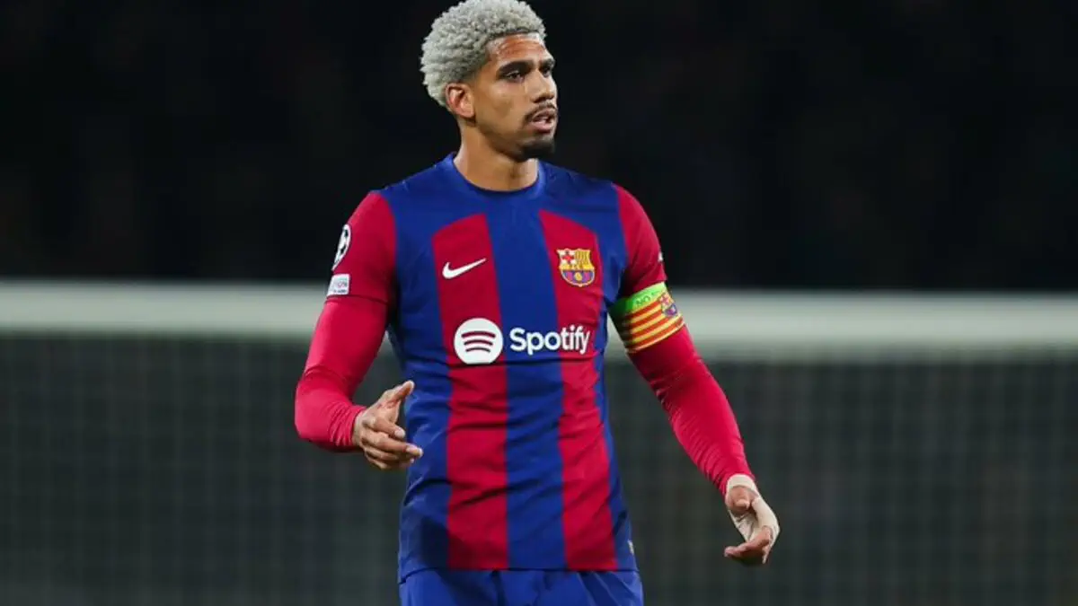 برشلونة وجد خليفة رونالد أراوخو