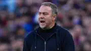هانسي فليك غير راضٍ رغم فوز برشلونة 3-0