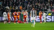 The match is heating up! A Juventus defender is sent off against Galatasaray!