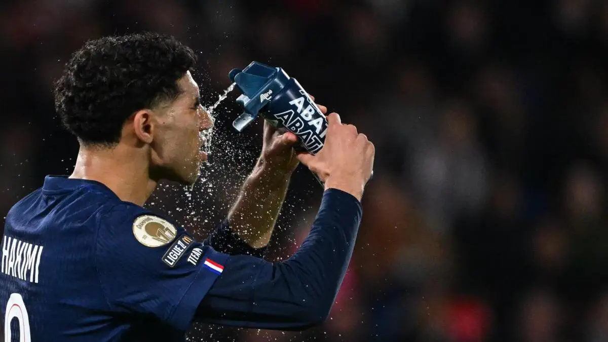 Achraf Hakimi menikmati pertandingannya yang ke-200 bersama Paris Saint-Germain