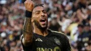 الدوري الأمريكي: أرقام مذهلة لدينيس بوانغا مع لوس أنجلوس إف سي