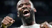 Real Madrid vs Bayern : Antonio Rüdiger recadre Mbappé et Vinicius