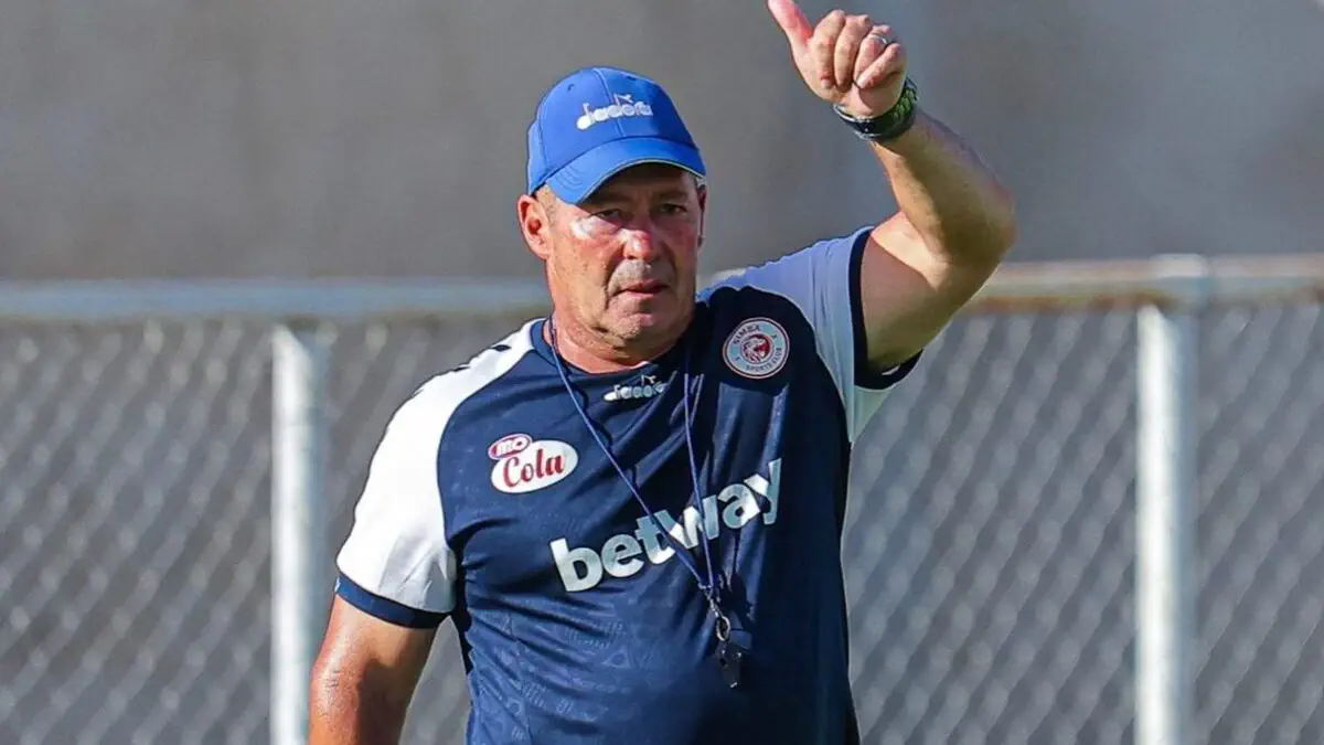Steve Barker scoops back-to-back awards in Tanzania - Foot Africa