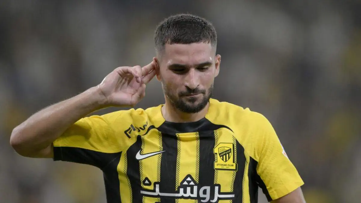 الجزائر: عوار يُنقل إلى المستشفى قبل كأس العالم