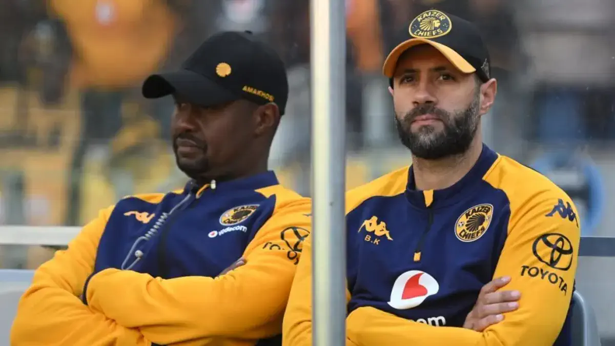 عاجل: نادي كايزر تشيفز يؤكد رحيل المدربين المشاركين
