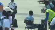 La vérité derrière la vidéo virale de l’équipe du Sénégal contrôlée par la sécurité sur le tarmac !