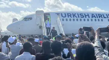 Somalie : Refoulé des États-Unis, l’arbitre somalien Omar Artan accueilli en héros à Mogadiscio