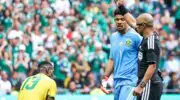 Mondial 2026 : fautif sur le but mexicain puis expulsé, la soirée cauchemardesque de Yaya Sithole et l'Afrique du Sud 