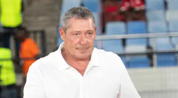 Steve Barker décroche le titre d'entraîneur du mois en Tanzanie