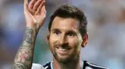 Angleterre : Micah Richards s'incline devant Lionel Messi
