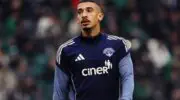 إيطاليا: فينيزيا يقدم عرضًا لضم آدم عروس