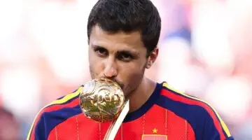 Manchester City: Rodri rejects PSG move