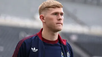 Manchester United are very interested in signing Newcastle star Lewis Hall!