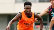 (Vidéo) Le langage corporel de Vinicius Junior inquiète: le Brésilien sème le doute au Real Madrid