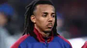 برشلونة: توترات بين فليك وكوندي، ورحيل محتمل للاعب