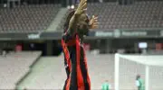 Eintracht Francfort : l'OGC Nice insiste pour Elye Wahi