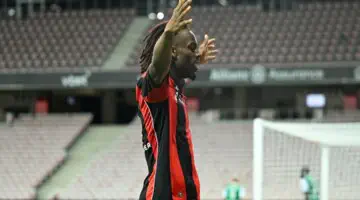 Eintracht Francfort : l'OGC Nice insiste pour Elye Wahi