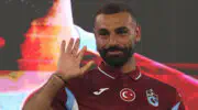 مشجع ليفربول الشاب يوجه رسالة وداع مؤثرة لمحمد صلاح