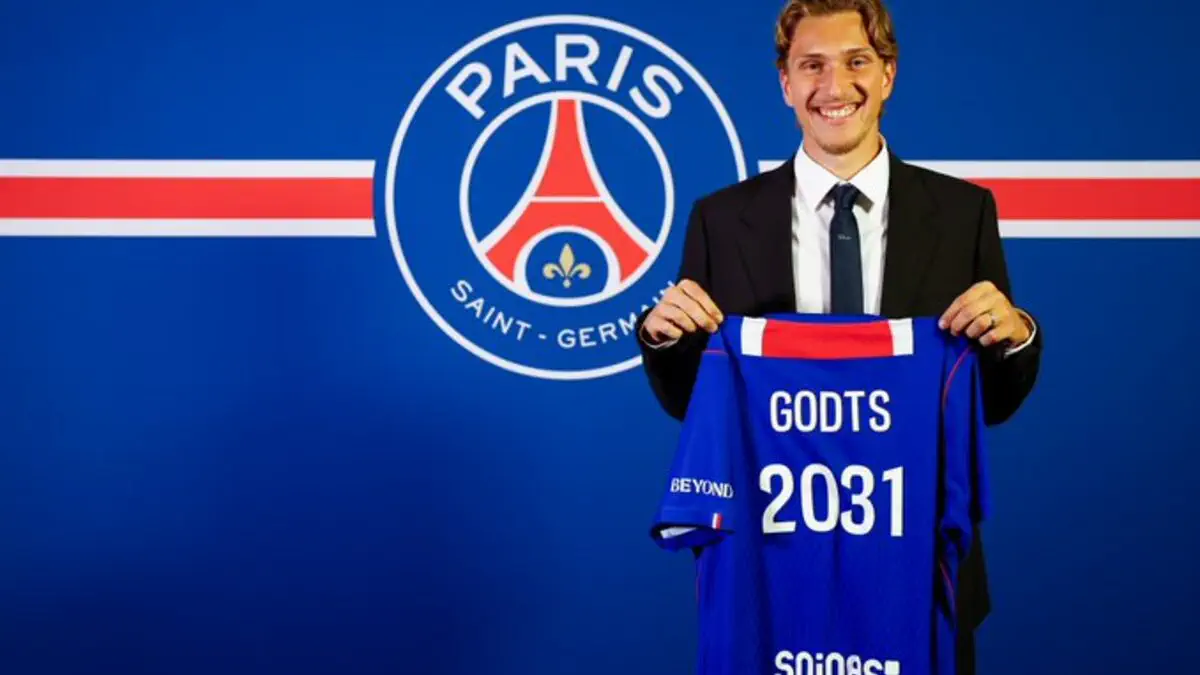 Officiel : Mika Godts rejoint le PSG