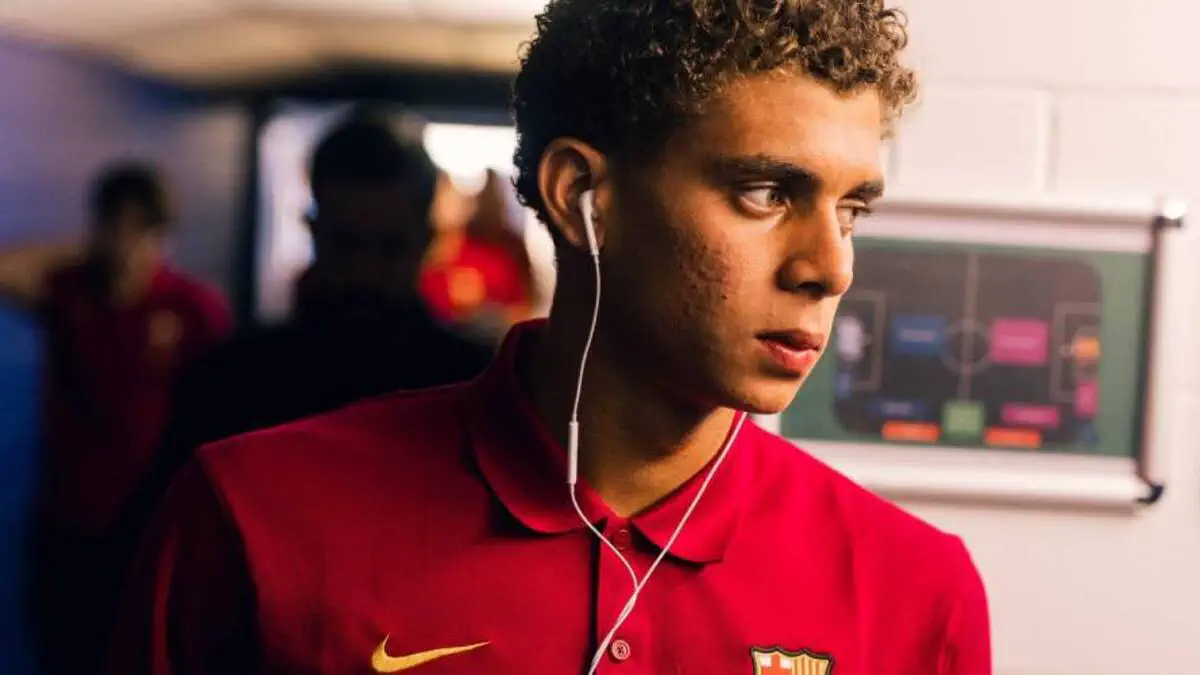 Une absence calculée : comment Hansi Flick préserve Hamza Abdelkarim pour l'affrontement face à Al Ahly