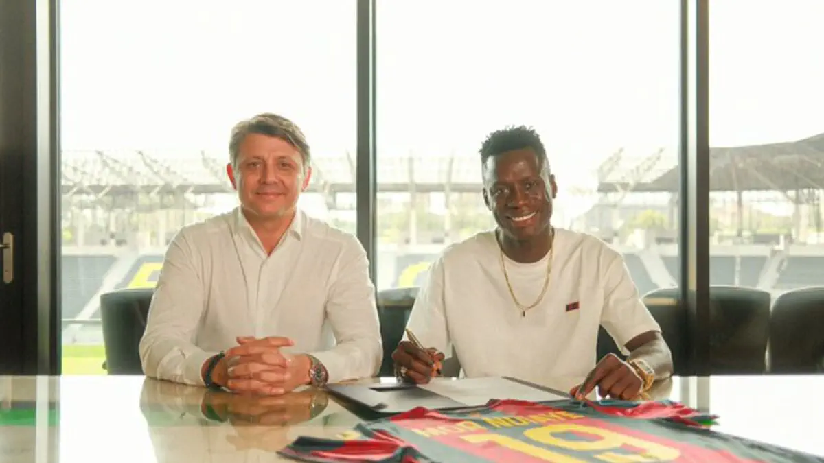 Mor Ndiaye poussé vers la sortie par Pogon Szczecin