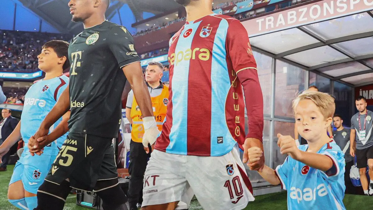Trabzonspor : le geste touchant de Mohamed Salah envers un jeune fan de Liverpool